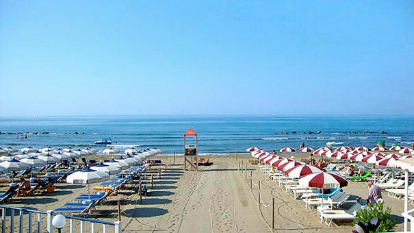 Castiglione della Pescaia hat einen der 10 schönsten Strände Italiens - ideal für Badeurlaub