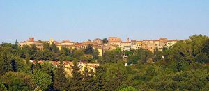 Familienurlaub in Guardistallo verspricht Naturerlebnisse und Romantik