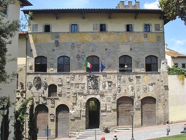 Palazzo Pretorio, Sitz des obersten Richters und der Bibliothek von Arezzo