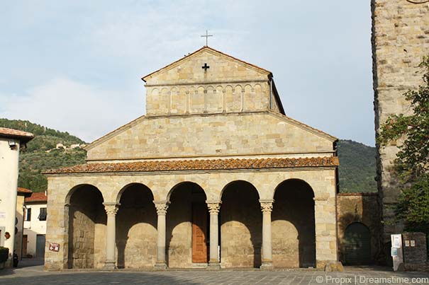 Die Kirche "Chiesa di San Pietro"