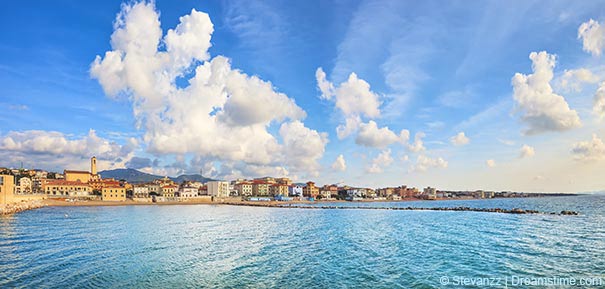 Küstenlinie vor San Vincenzo Küstenlinie vor San Vincenzo