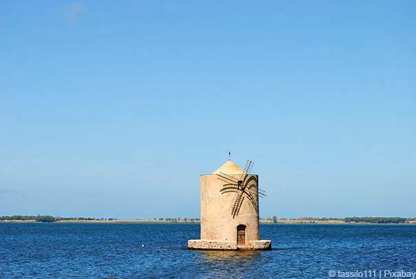 Die Windmühle in der Lagune von Orbetello