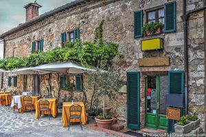 Das Restauarnt in Monteriggioni einer Gemeinde von Montagnola Senese