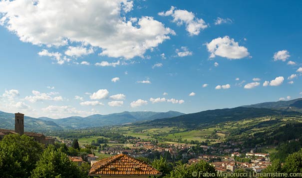 Blick auf das Casentino-Tal.