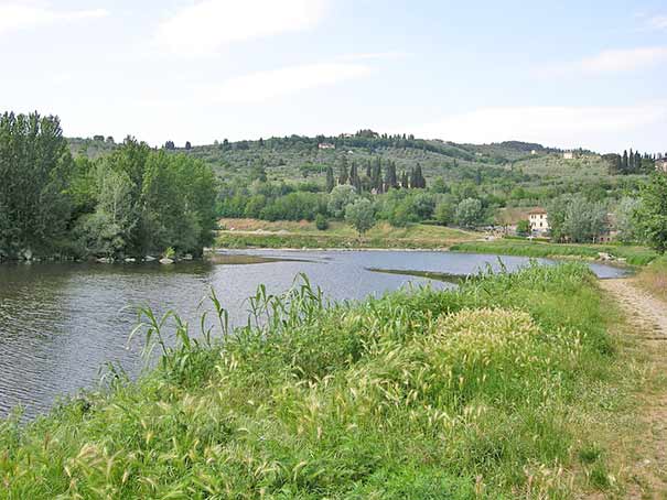 Fluß Arno in Fiesole