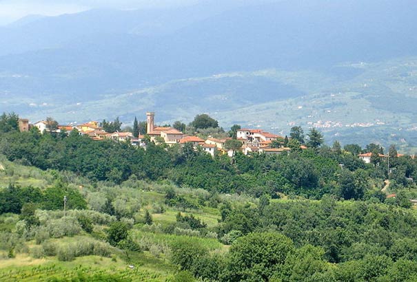 Ricasoli - ein Ortsteil der Gemeinde Montevarсhi.