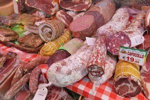 Wurstverkauf in der Toskana